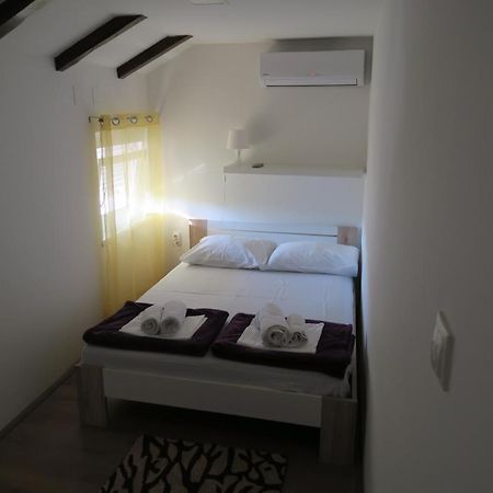 Holiday Home Ljubicic Baška Kültér fotó