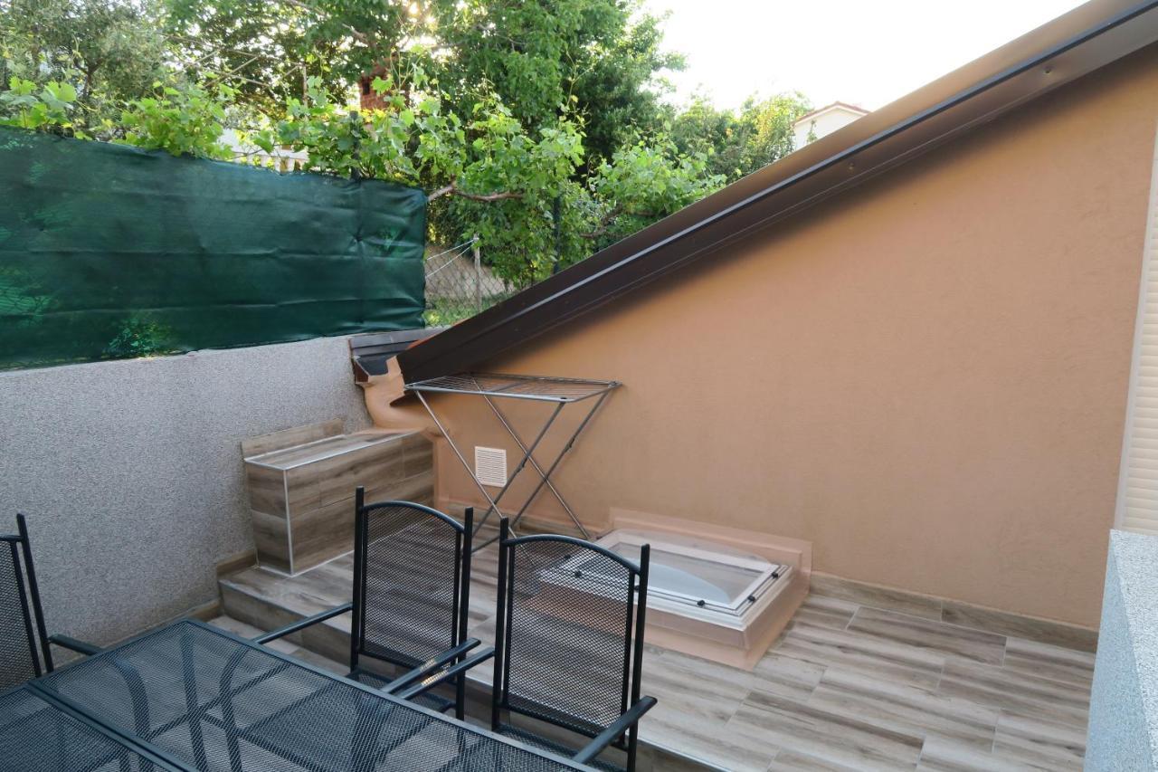 Holiday Home Ljubicic Baška Kültér fotó
