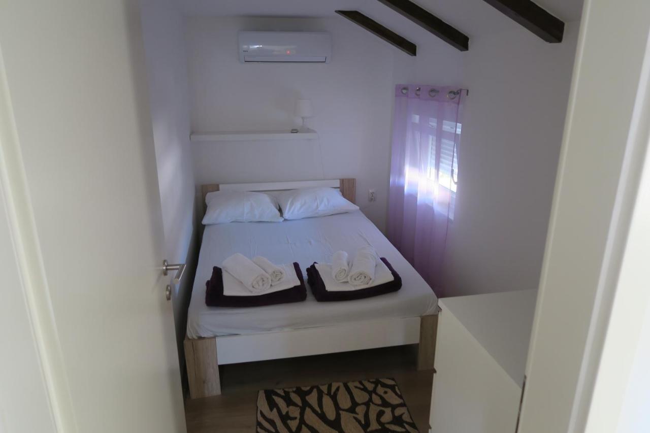 Holiday Home Ljubicic Baška Kültér fotó