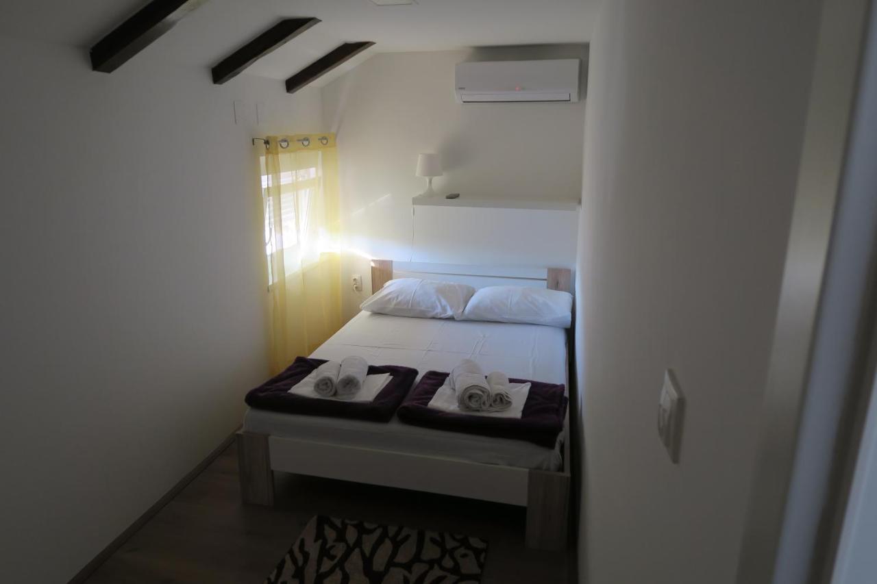 Holiday Home Ljubicic Baška Kültér fotó